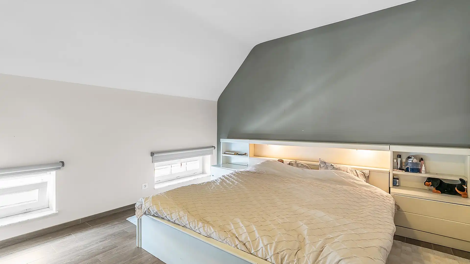 Unieke loft met terras en private parking. Uitstekende ligging aan de vernieuwde Markt. foto 14