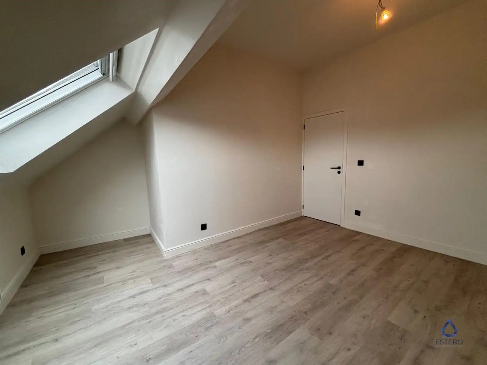 Ruime gezinswoning met drie slaapkamers  foto 9