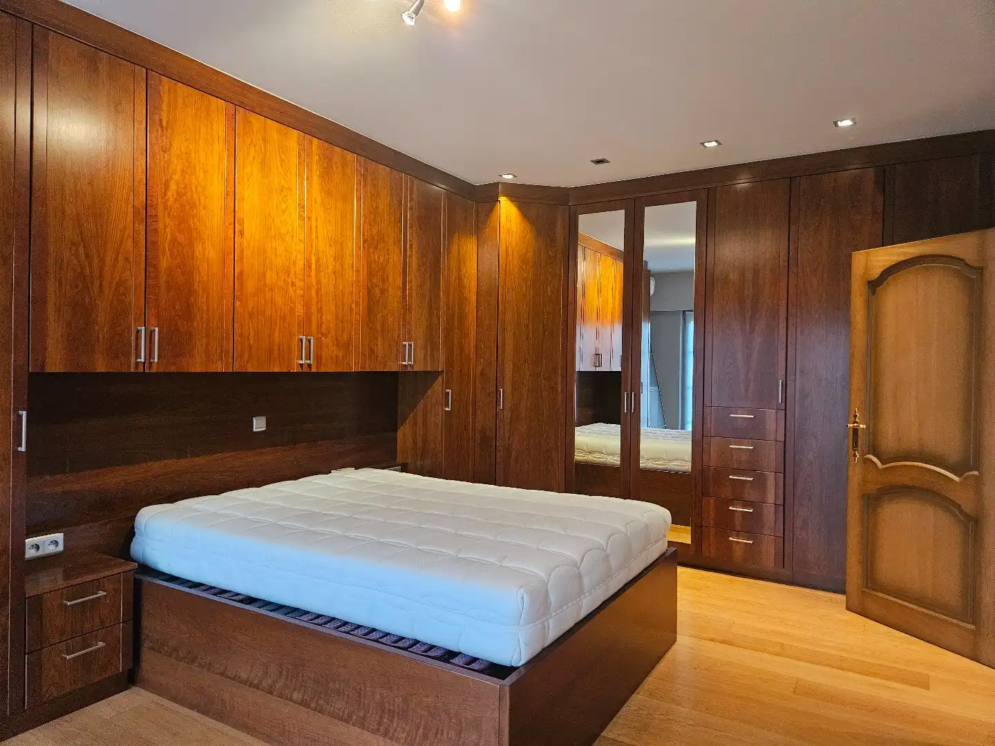 Gezinswoning met 4 slaapkamers rustig gelegen in het groen te Olen! foto 7