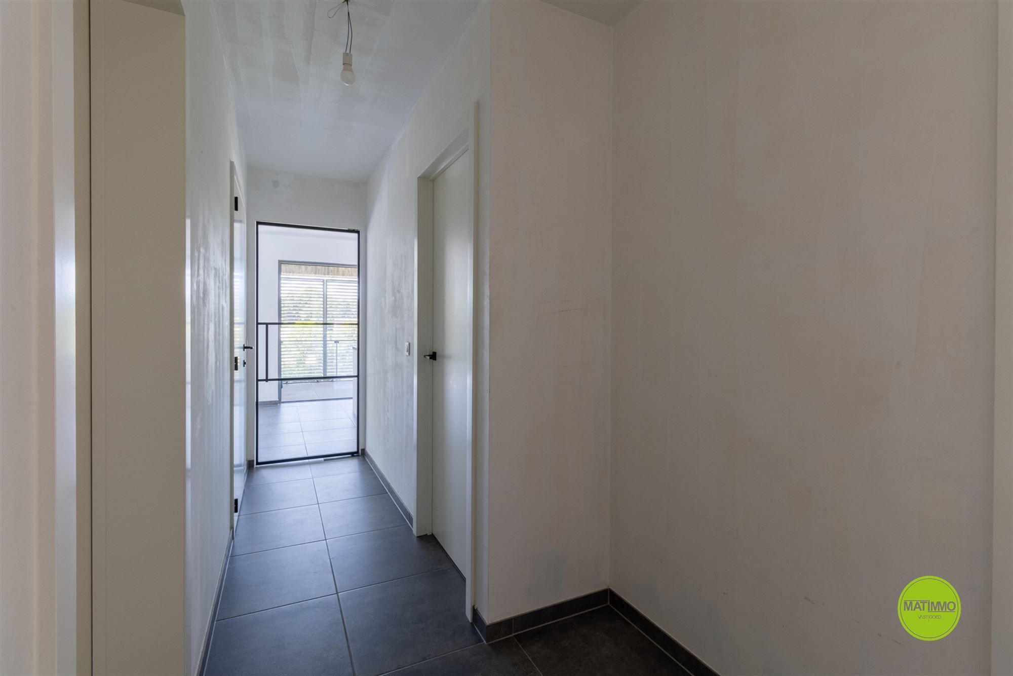 Ruim en energiezuinig appartement met zicht op het kanaal foto 17