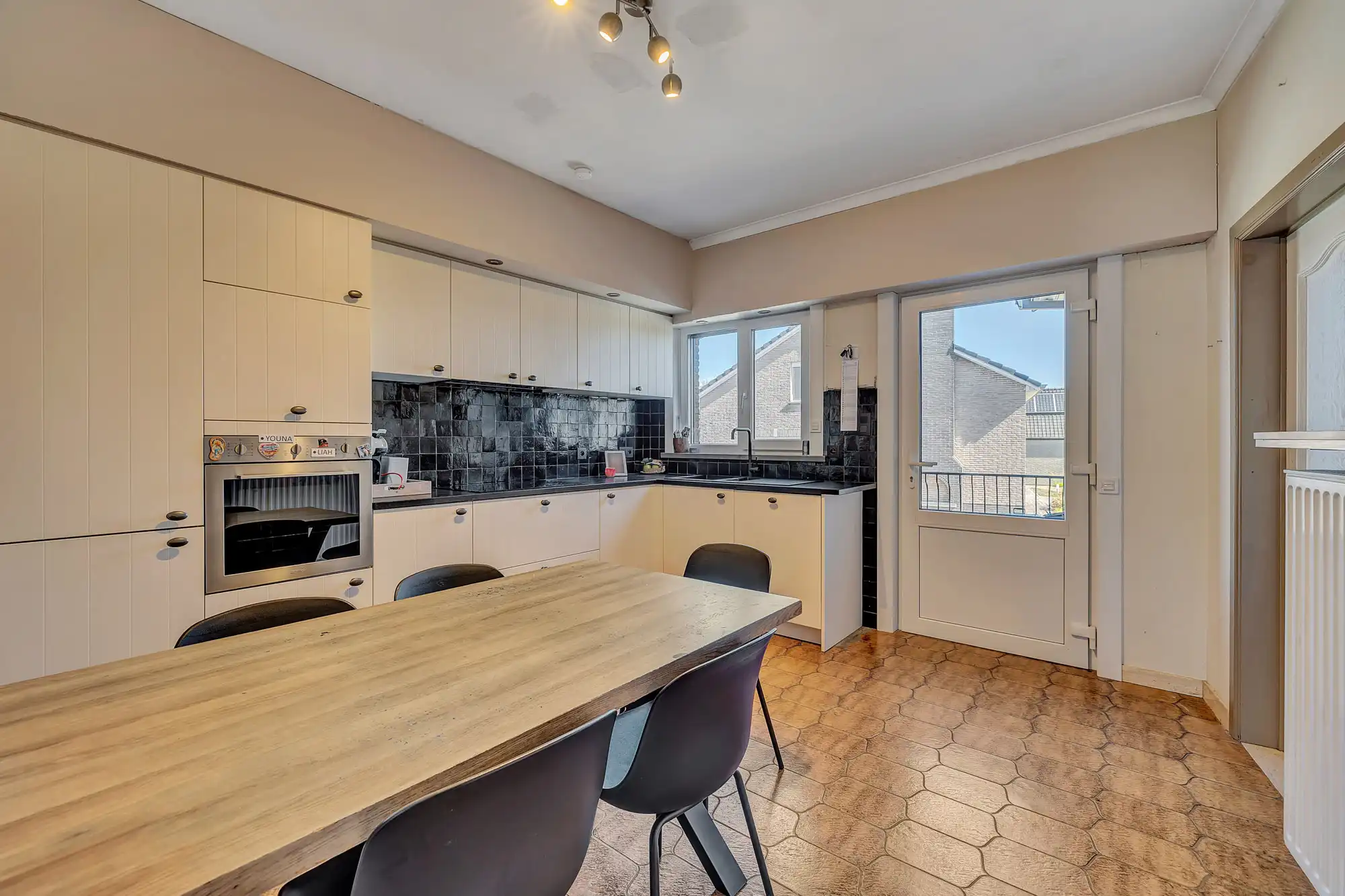 Ruime gezinswoning met 4 slaapkamers foto 8