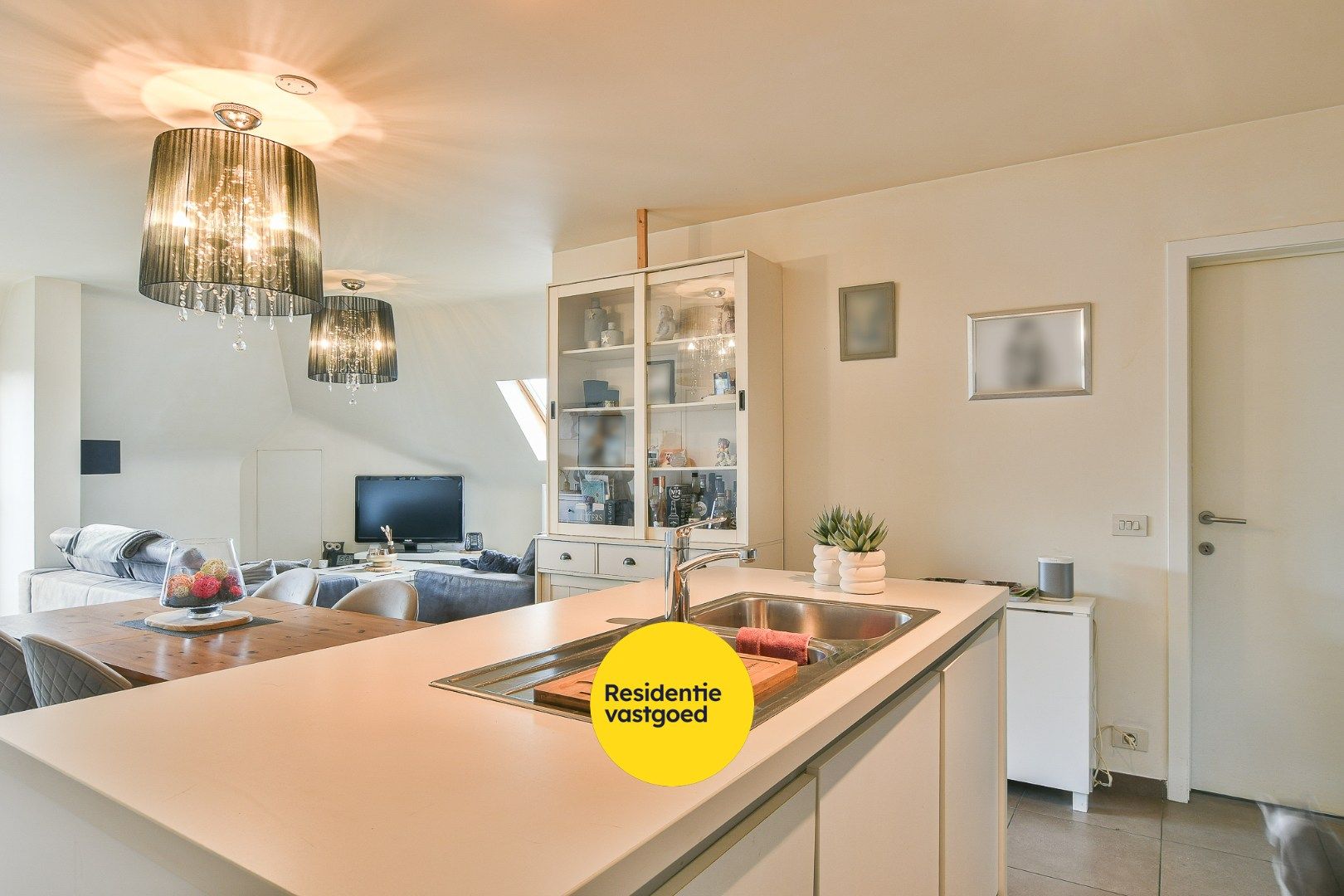 Recent appartement met 3 slaapkamers in het centrum van Eernegem foto 3