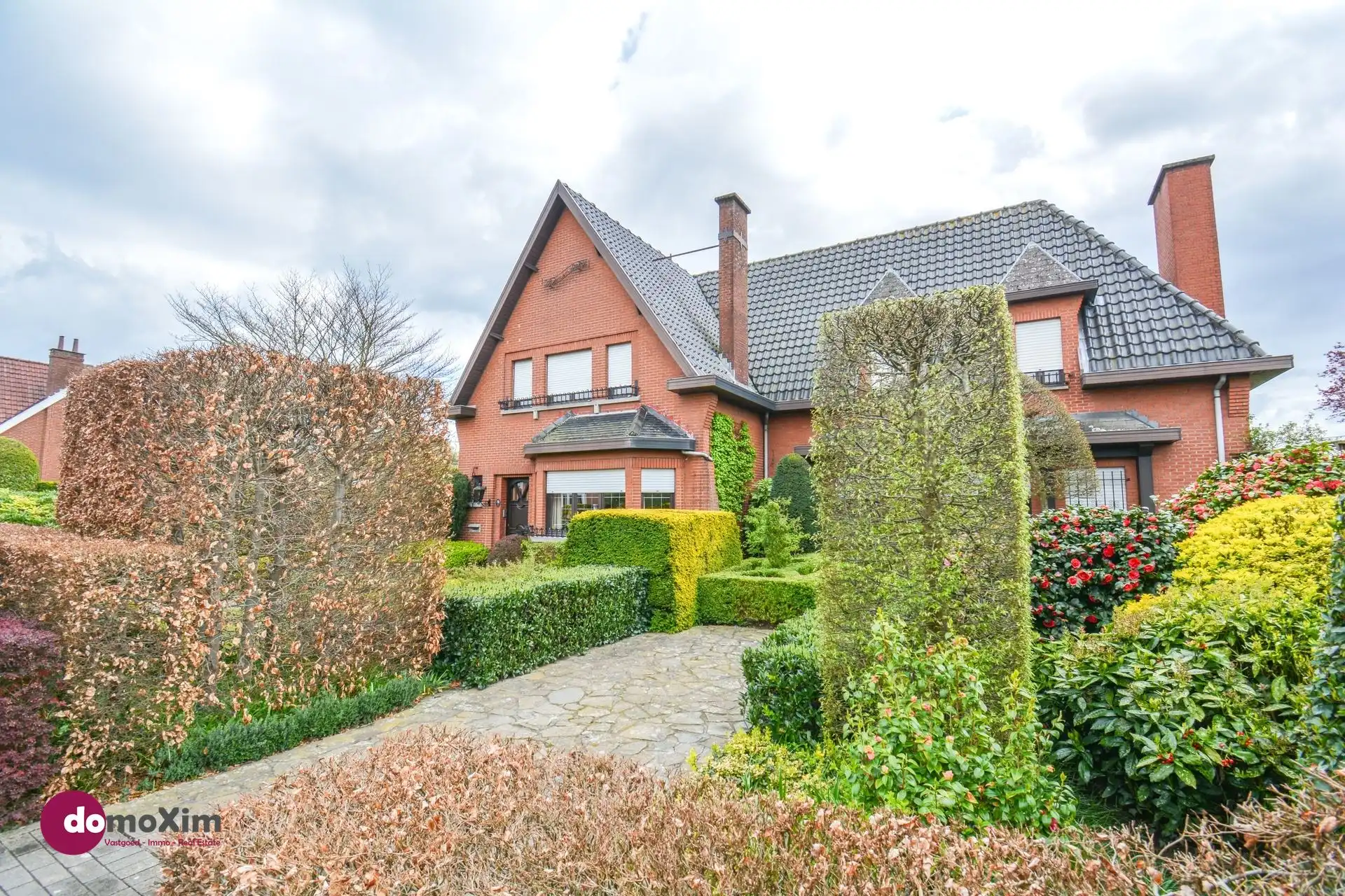 Hoofdfoto van de publicatie: Statige villa met 3 slaapkamers op een ruim perceel in Hever