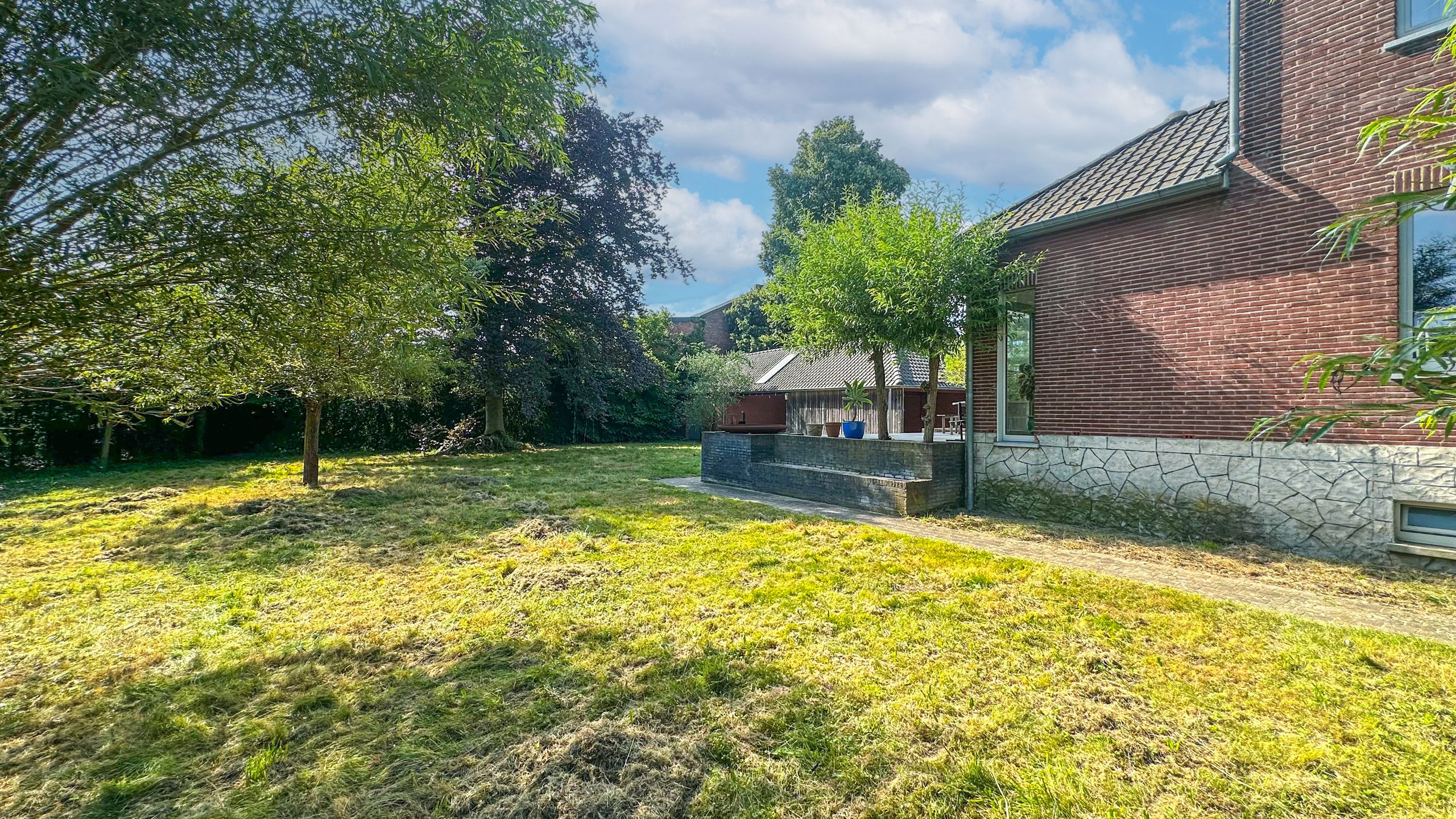 Vernieuwde oude pastorie met 4 slpks en bureau op 14 are! foto 44