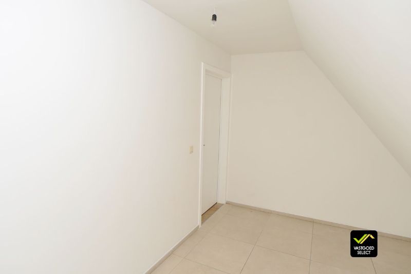 Te huur: ruime duplex in Maldegem met lift naar beide verdiepingen foto 17