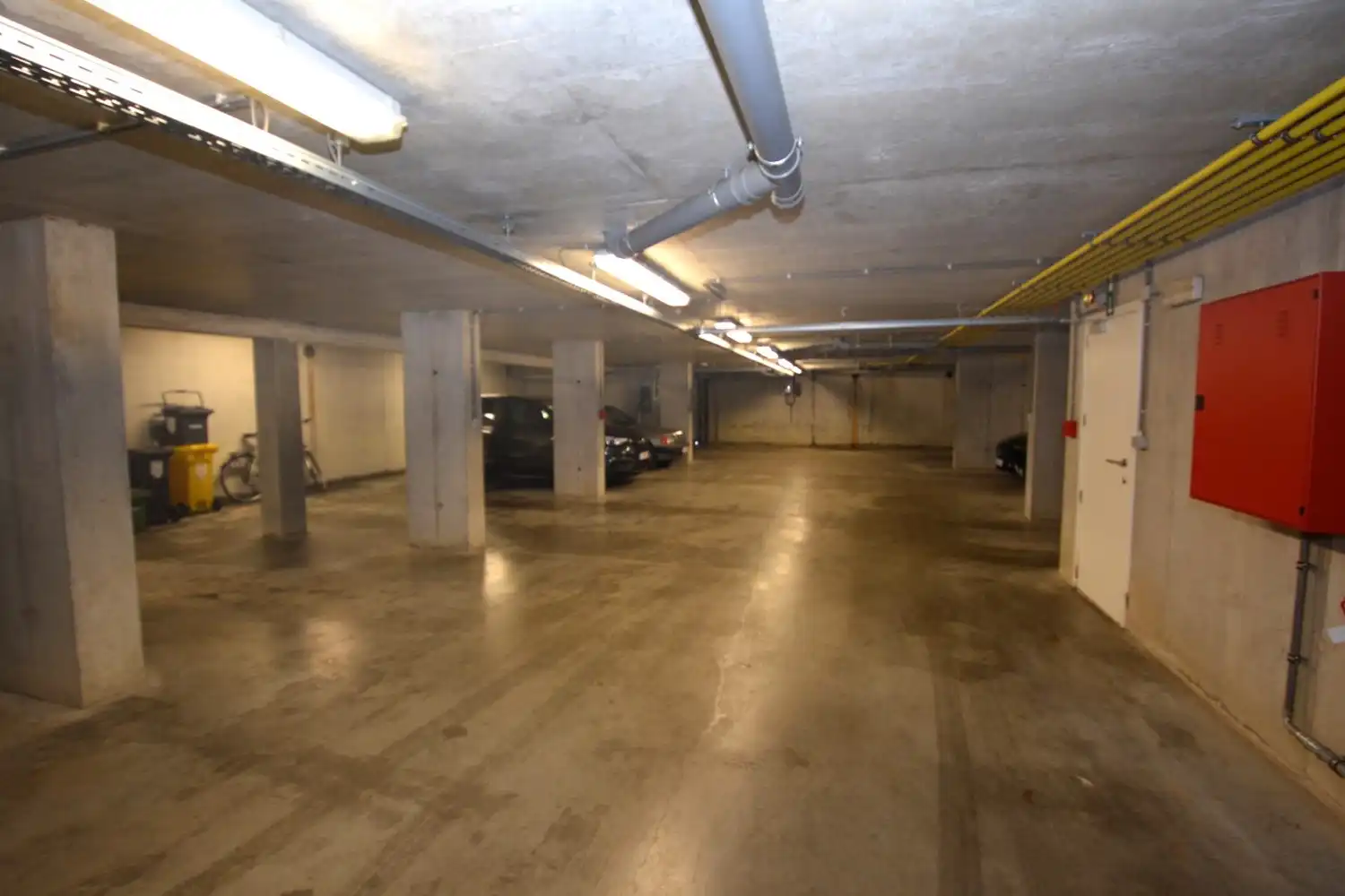 RECENT APP. MET 2 SLK, TERRAS EN AUTOSTAANPLAATS! foto 11