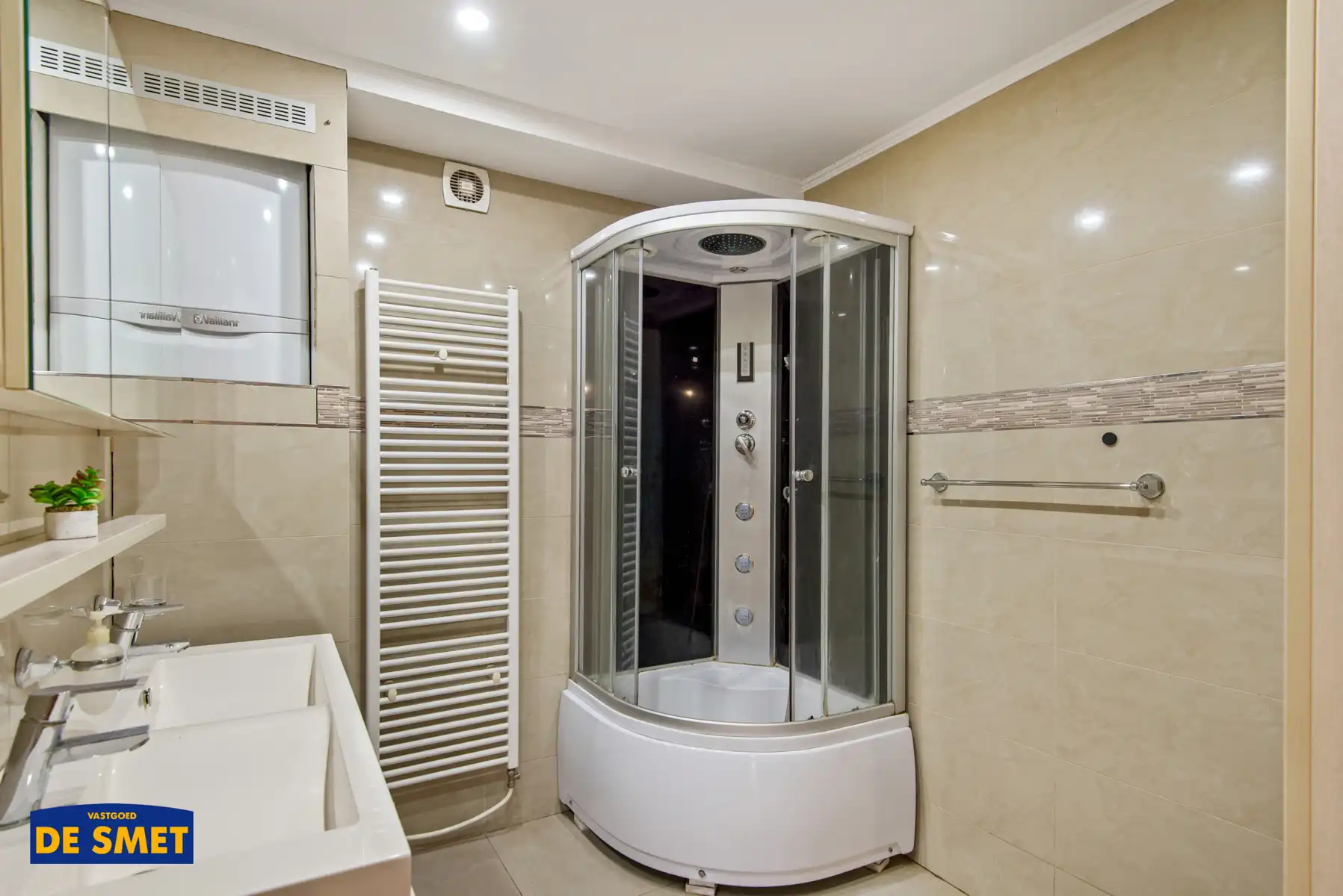 Centraal gelegen appartement met terrasje voor- én achteraan foto 12