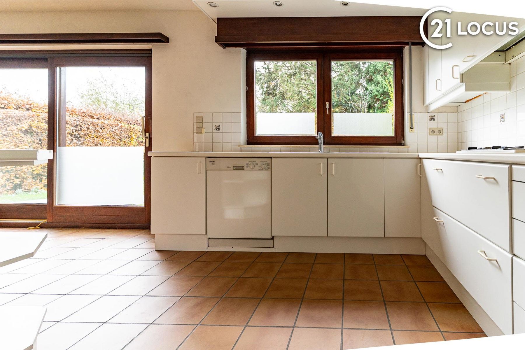 Ruime woning in rustige buurt te Zwijndrecht - 5 slaapkamers foto 5