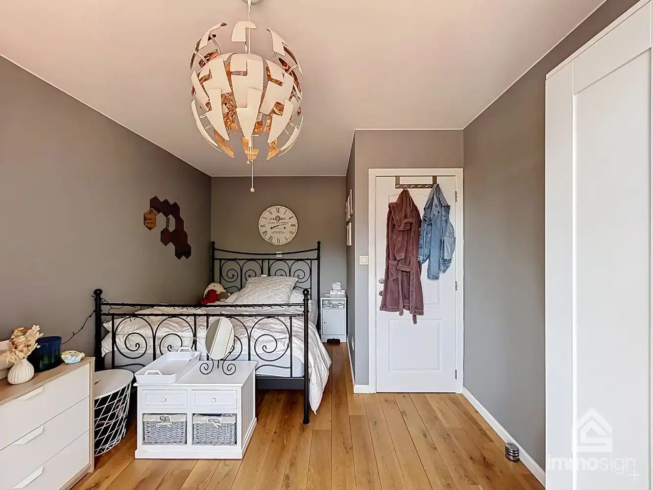 Stijlvolle villa met 5 volwaardige slaapkamers te Herk-de-stad! foto 36
