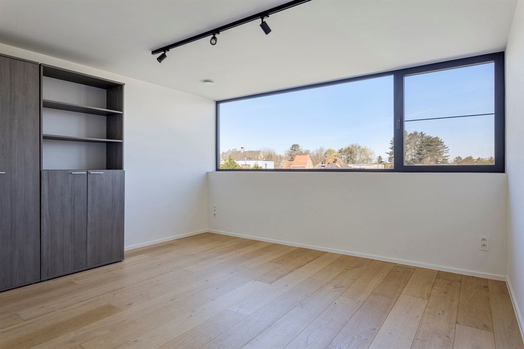 Hypermoderne villa op een echte toplocatie foto 20