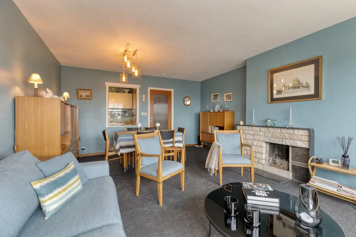 Ruim appartement met twee slaapkamers te koop in Koksijde! foto 3