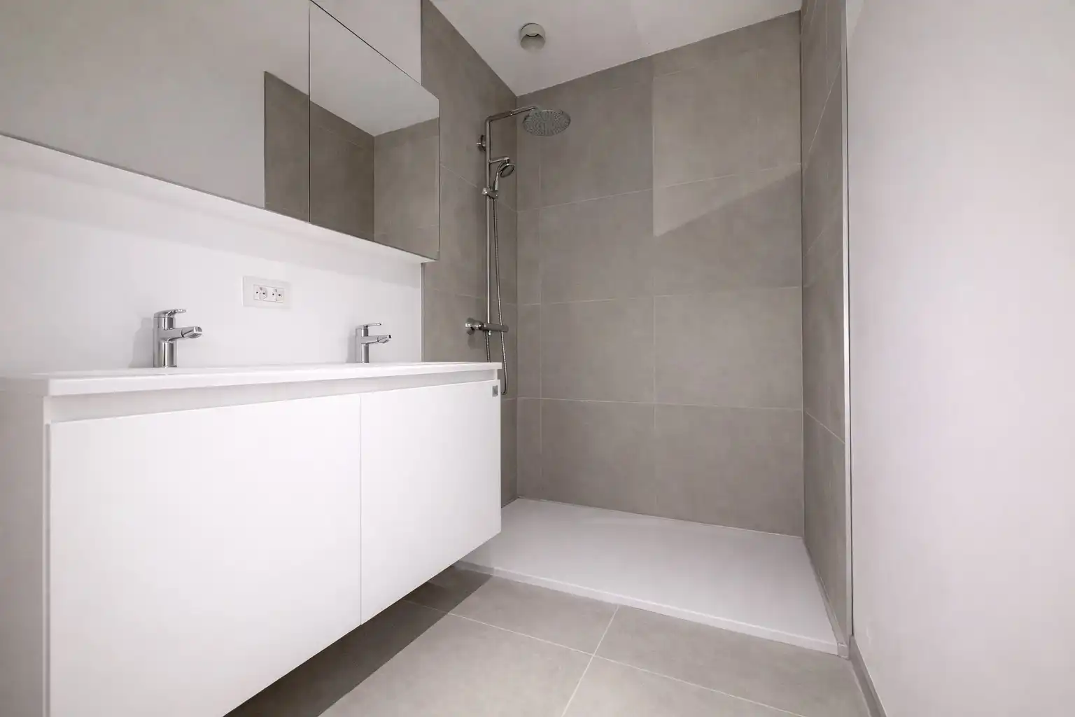 Nieuwbouwappartement te huur in centrum Nazareth foto 9