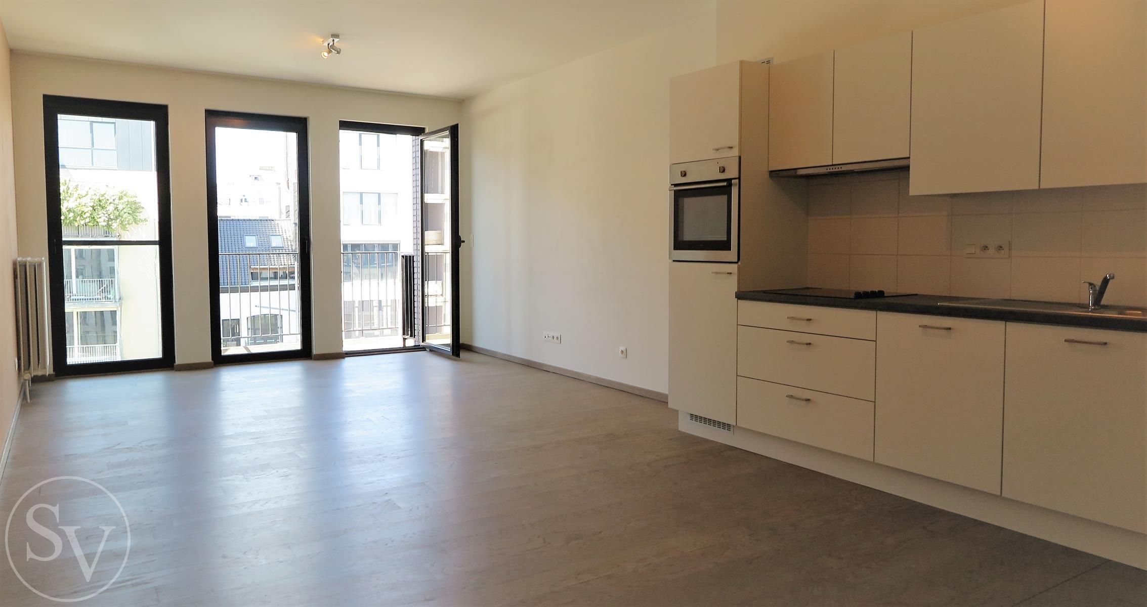 Appartement, 1 slaapkamer, balkon en parking. foto {{pictureIndex}}