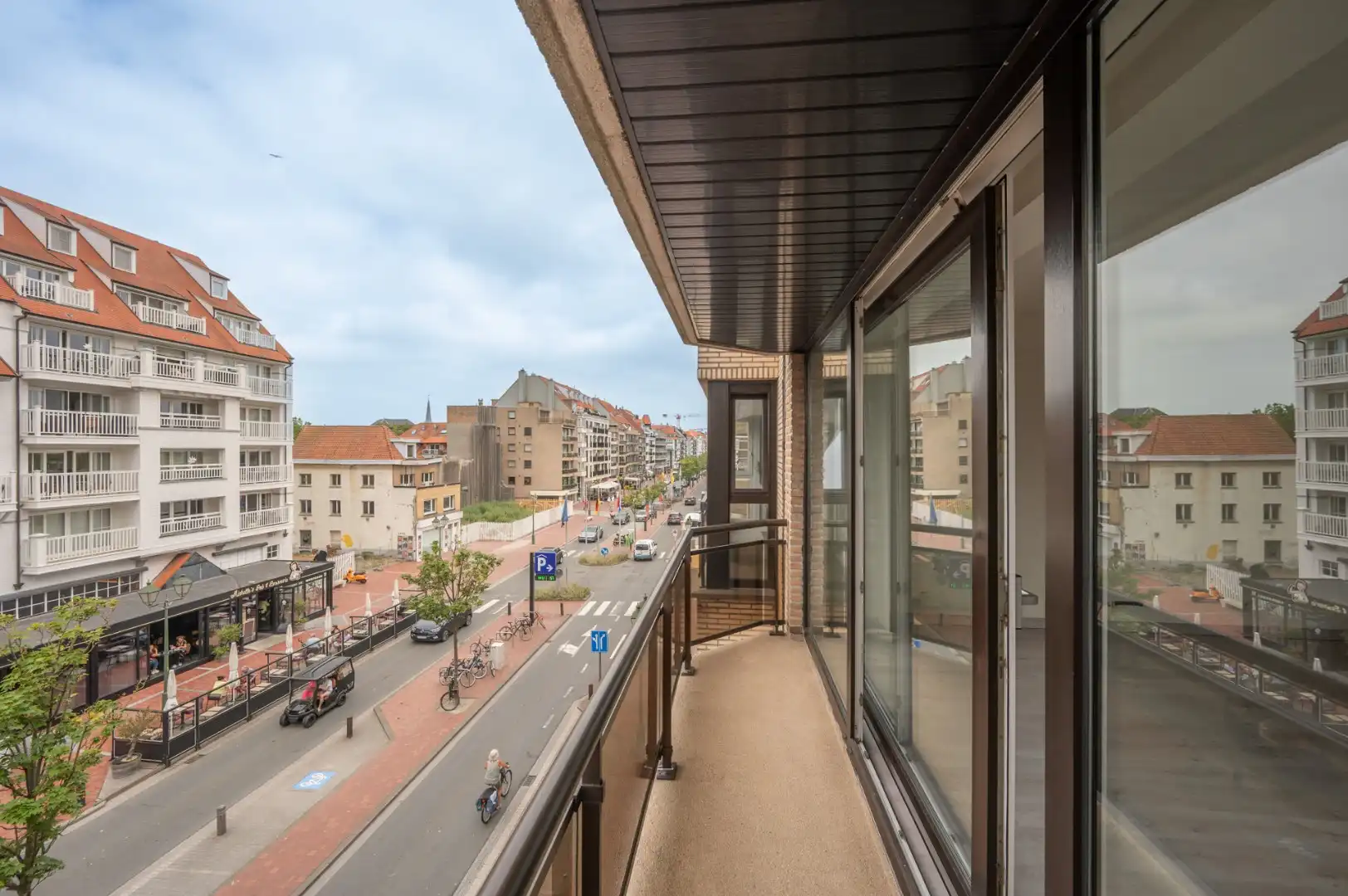 Ruim appartement met 2 volwaardige slaapkamers en west-orientatie op Lippenslaan foto 4