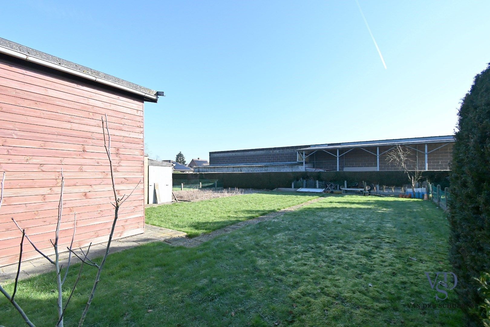 Degelijke bungalowwoning gelegen in een rustige verkaveling foto 26