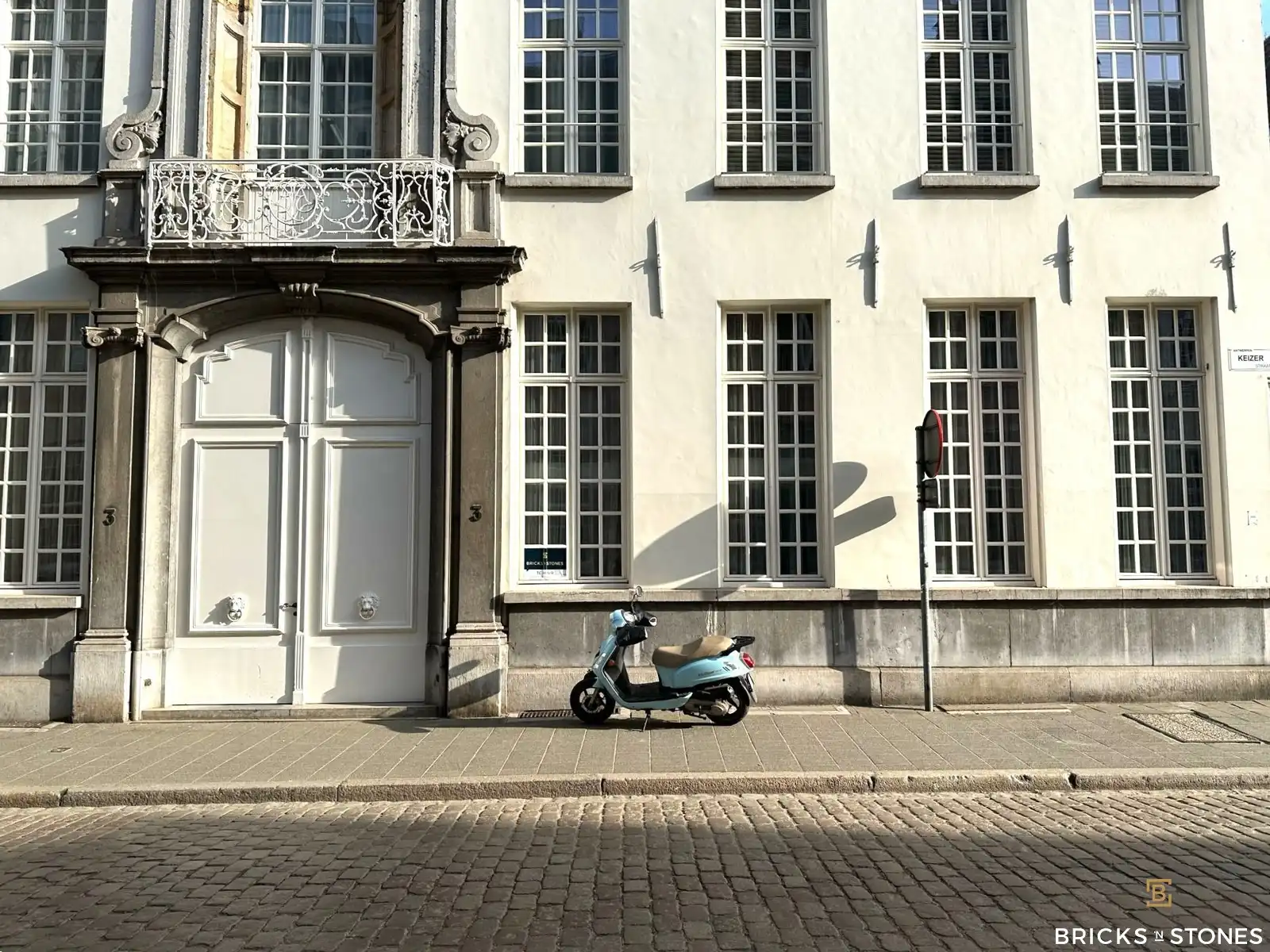 Gezellige bemeubelde duplex-studio in het historisch centrum van Antwerpen foto 8