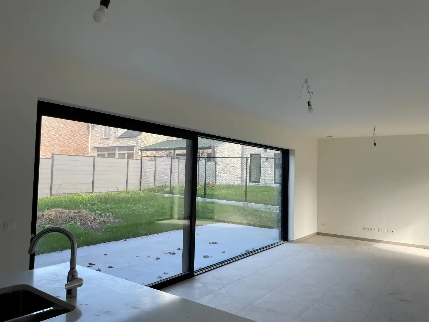 Nieuwbouwwoning met 3 slaapkamers inpandige garage , terras en tuin  foto 10