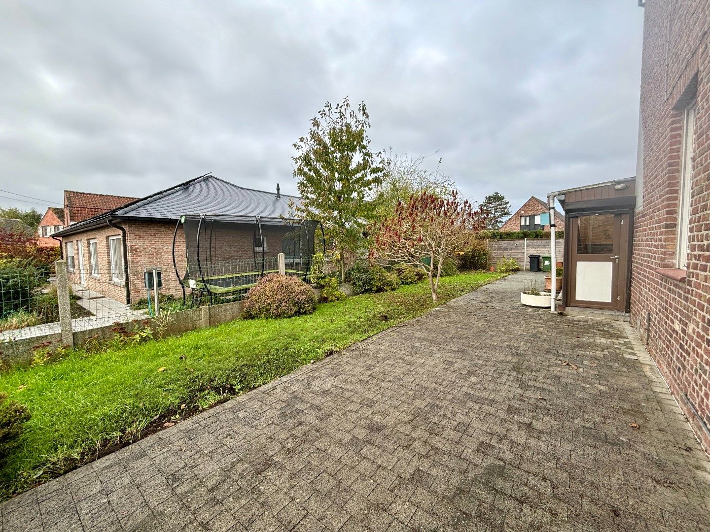 Te renoveren half open woning centrum Ieper foto 6