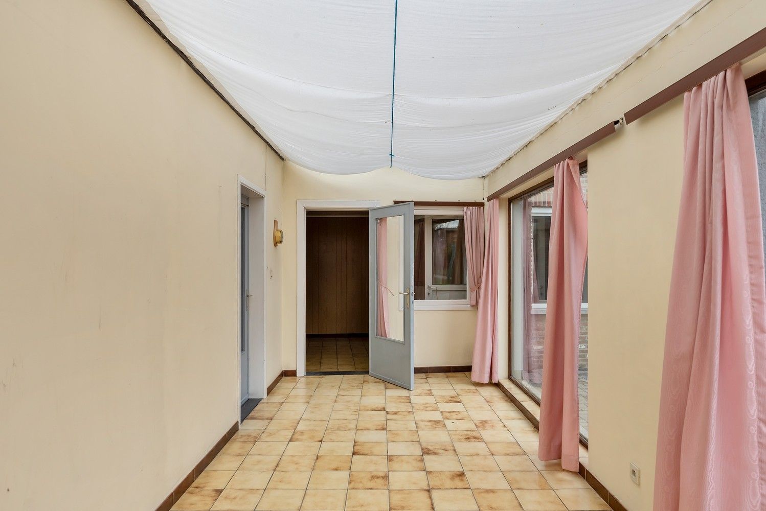 Ruime halfopen bebouwing foto 11