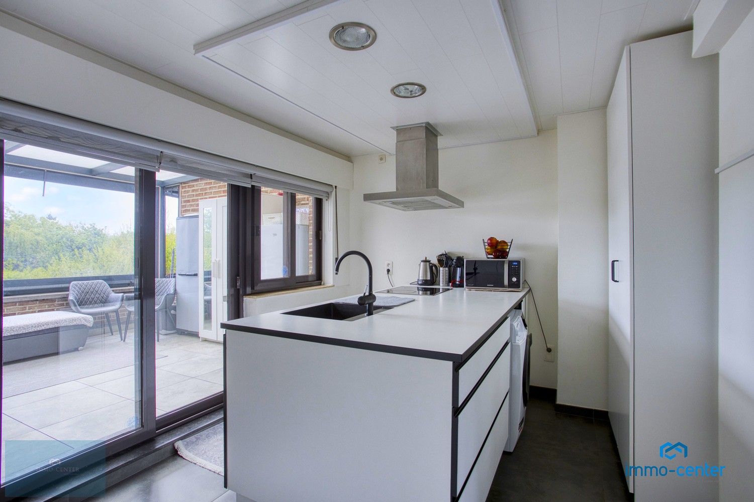 Volledig gerenoveerd 2-slpk appartement met groot terras – Tweede verdiep zonder gemeenschappelijke kosten foto 7