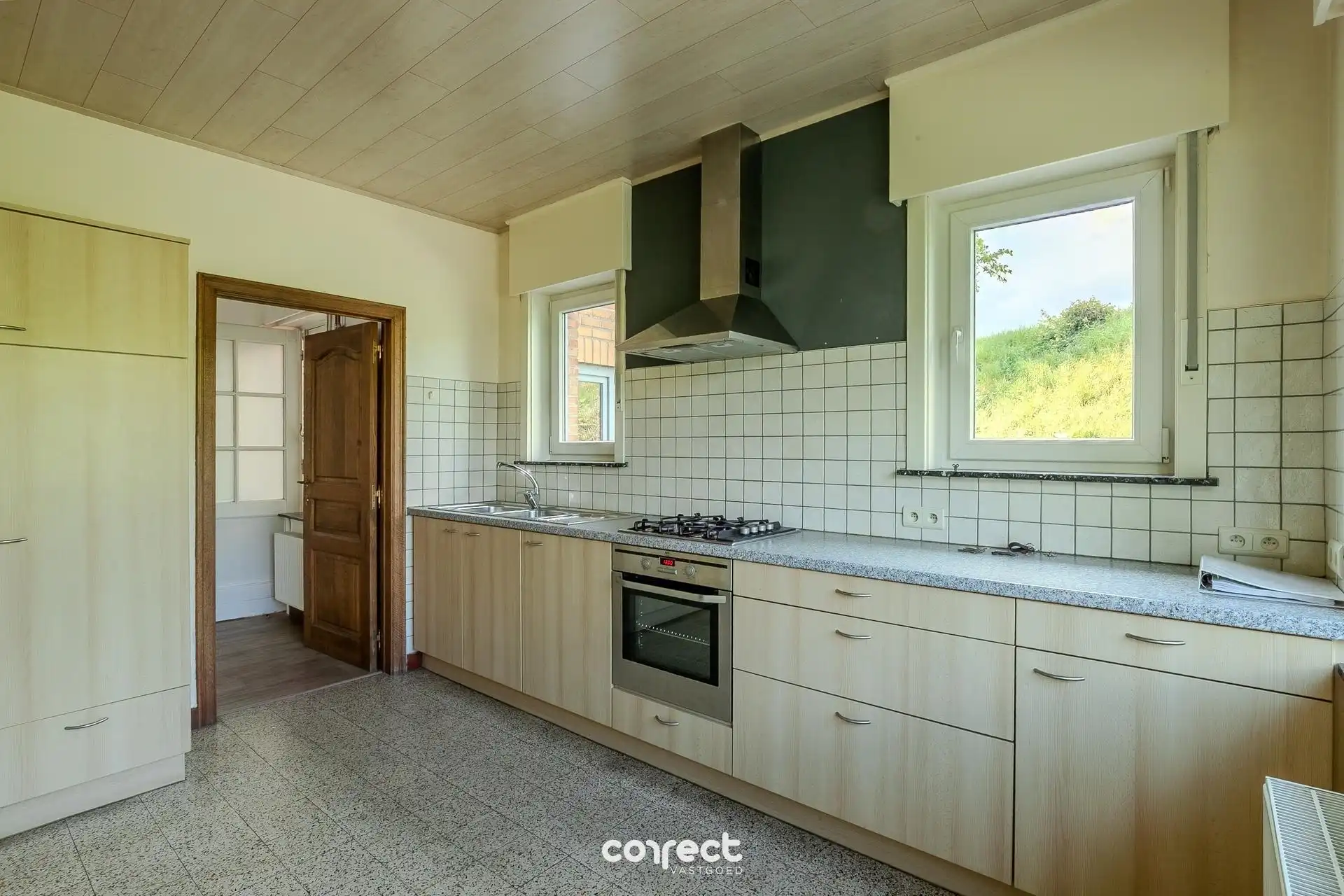 Verzorgde woning met 3 slpkrs, garage en tuin foto 3