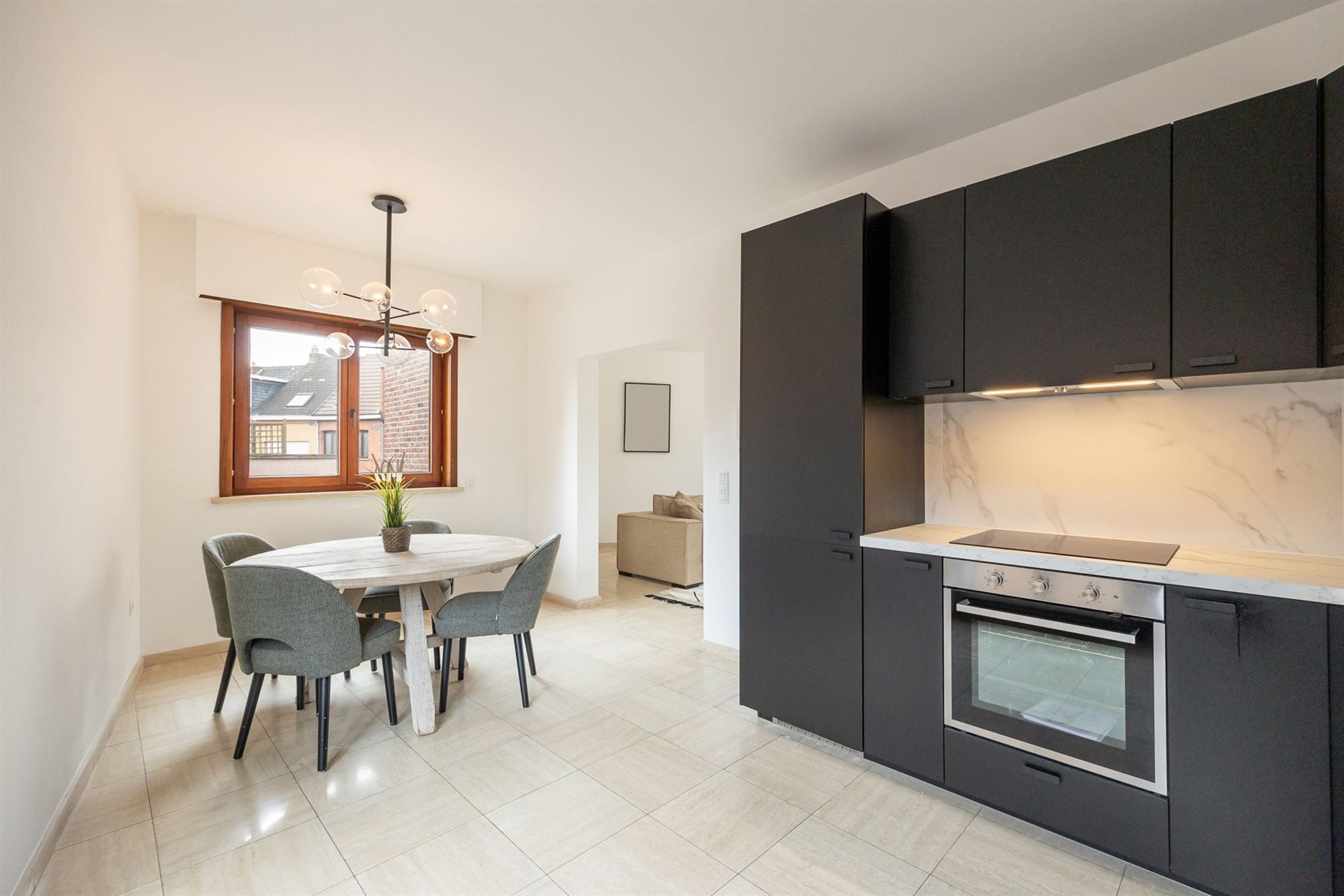 Gezinswoning woning met drie slaapkamers en tuin foto 7