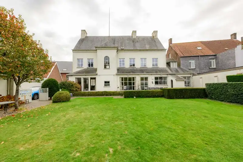 🏡 Unieke herenwoning te huur in het hart van Aarsele! foto 39