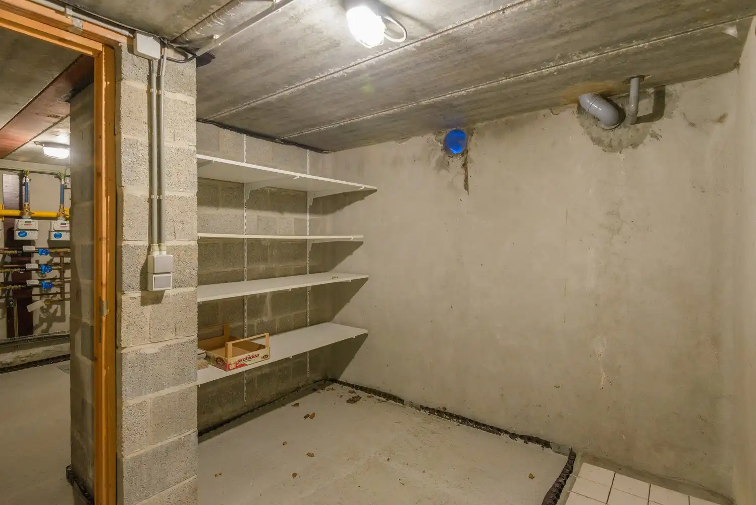 Instapklaar 2-slaapkamer appartement met royale garagebox en autostaanplaats! foto 16