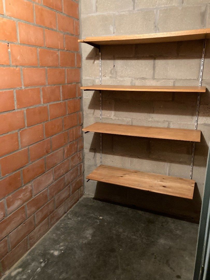 Instapklaar appartement met terras en autostandplaats in hartje Beringen foto 14