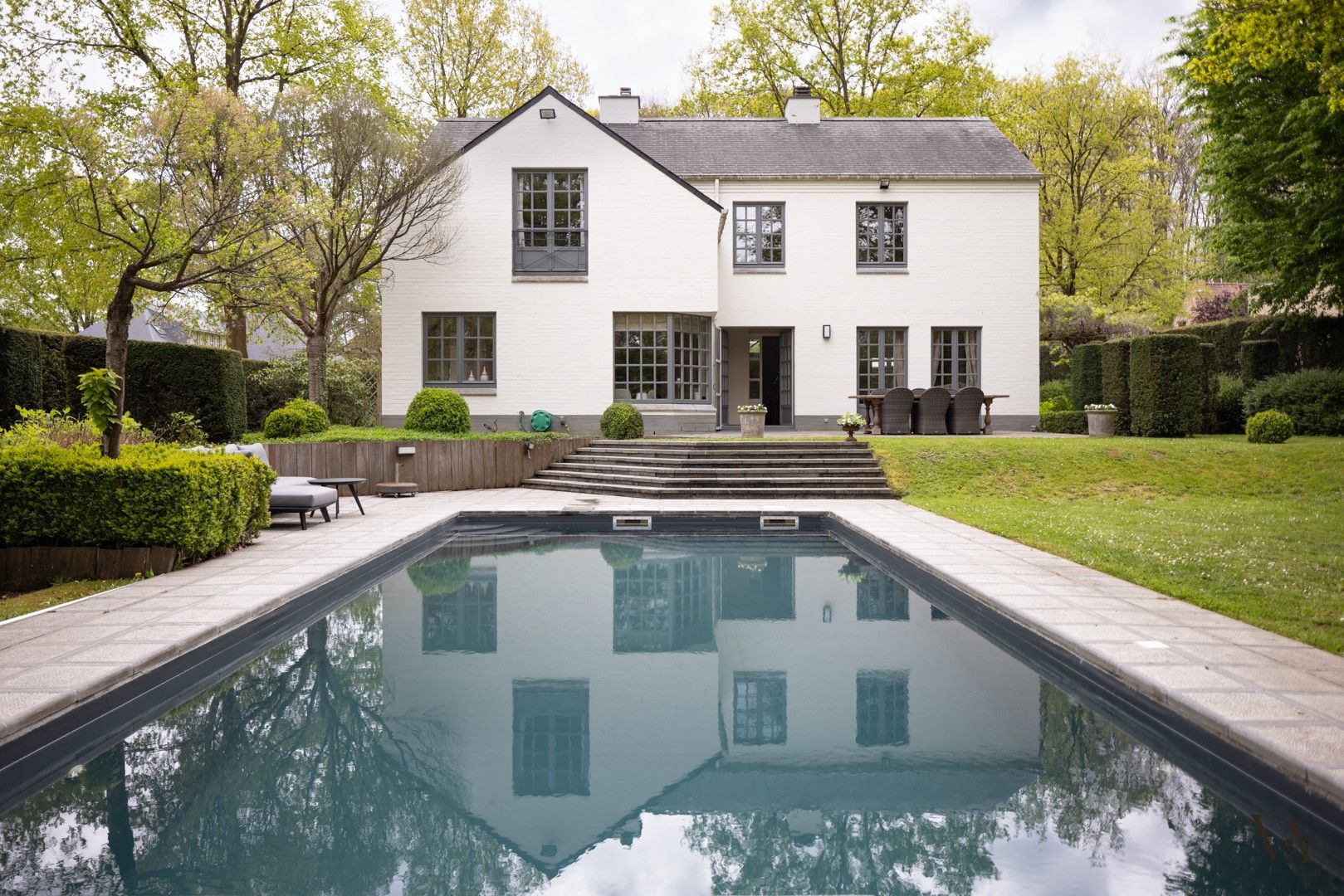 Perfect onderhouden villa met zwembad in Hoog-Linden foto {{pictureIndex}}