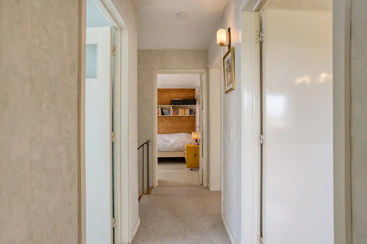 Te verfraaien woning - ruime tuin en garage foto 20