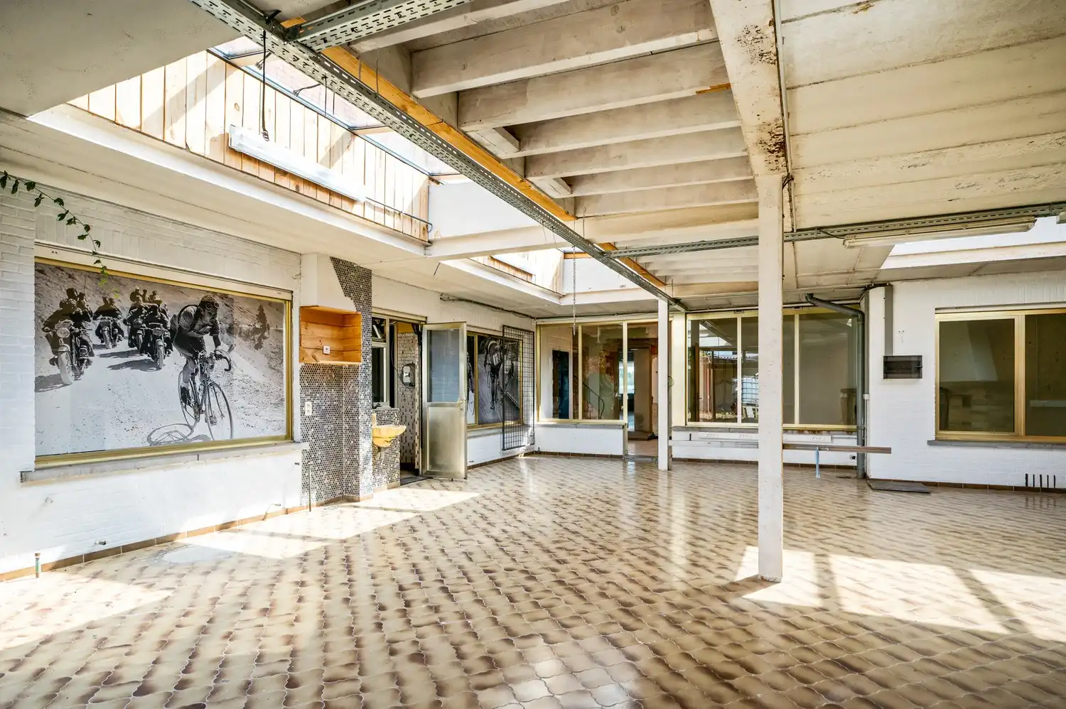 Ruim handelspand van 458 m² met woonst, garage en tuin te Duffel foto 8