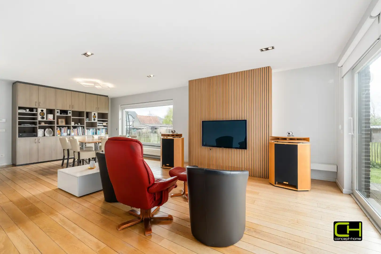 Ruime woning op een perceel van 4.949 m² te koop in Lievegem foto 4