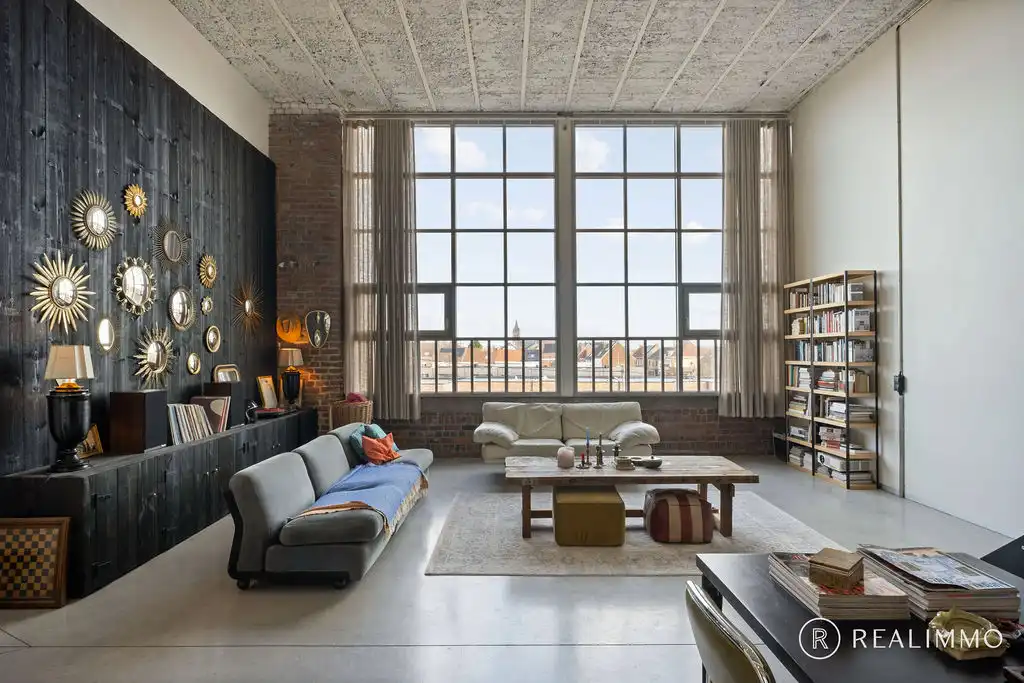 Exclusieve loft met privatieve staanplaats en kelderberging! foto {{pictureIndex}}