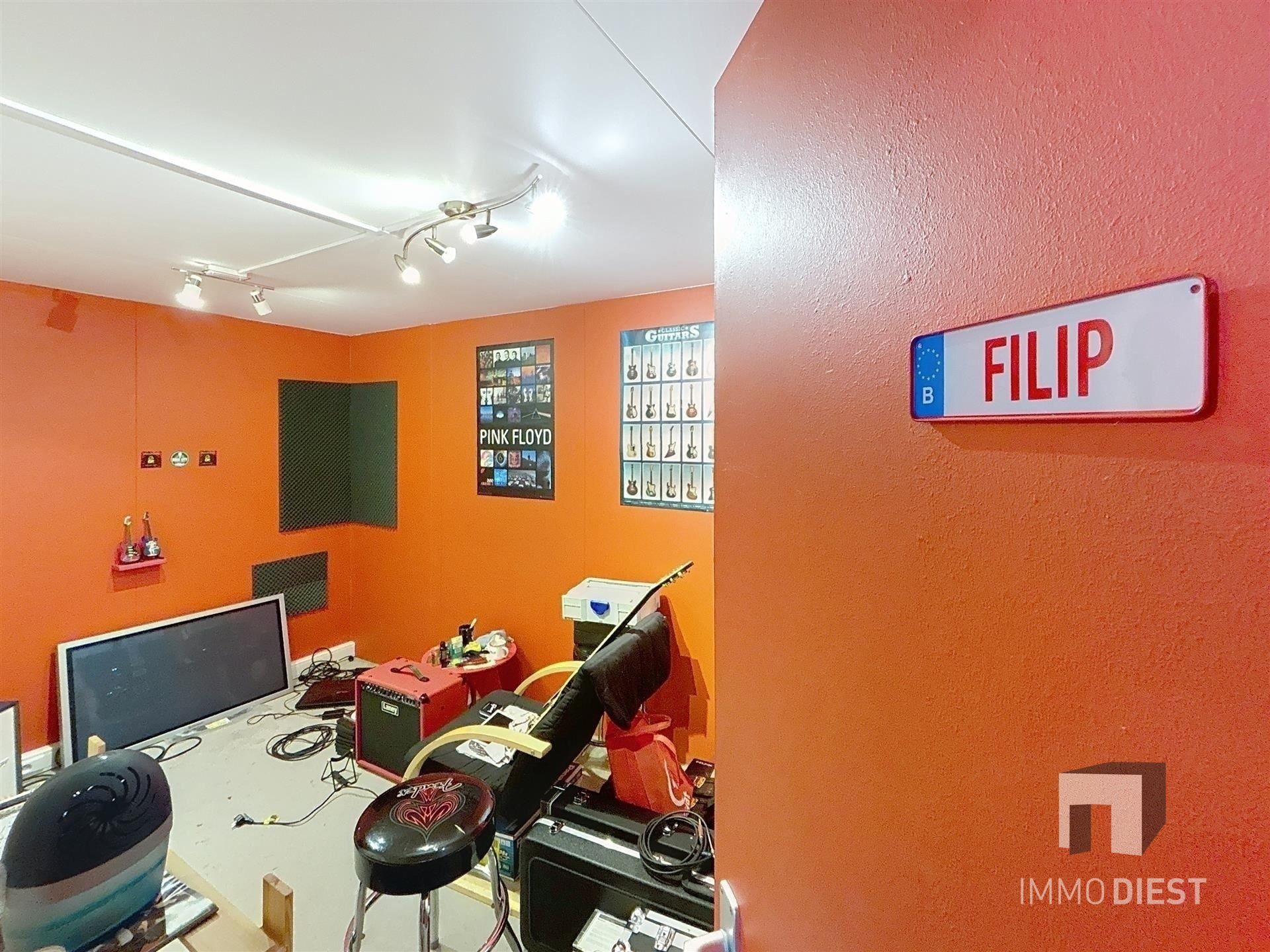 Charmante woning op 15,85are op uitstekende locatie foto 45