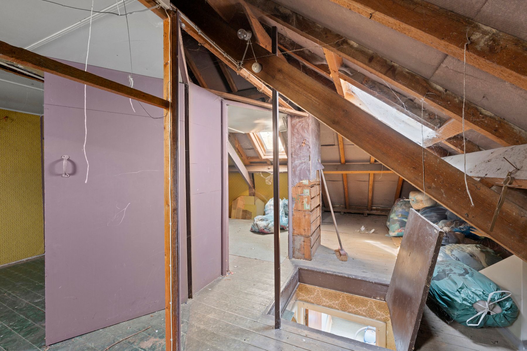 Te renoveren woning op 544 m2 in een rustige straat. foto 20