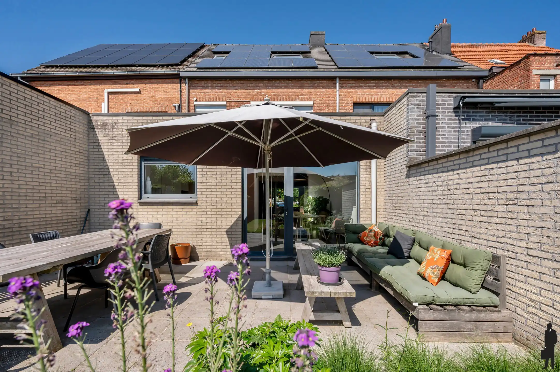 Fijne gezinswoning met 5 slaapkamers en een heerlijke tuin, in het centrum. foto 2