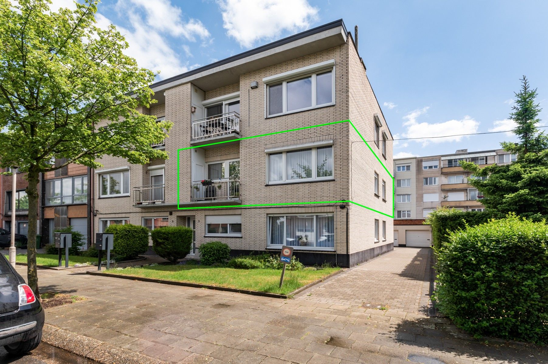 Verzorgd appartement met 3 slaapkamers en garage foto {{pictureIndex}}
