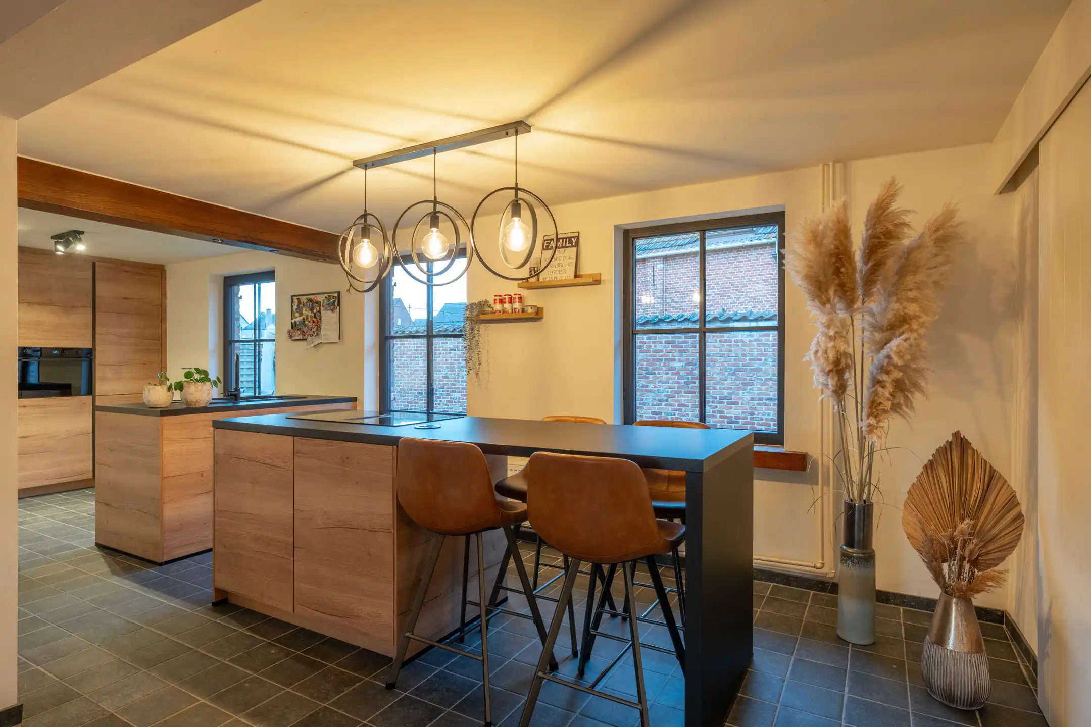 Instapklare gezinswoning met 5 slpks en 2 bdks te Vosselaar. foto 11