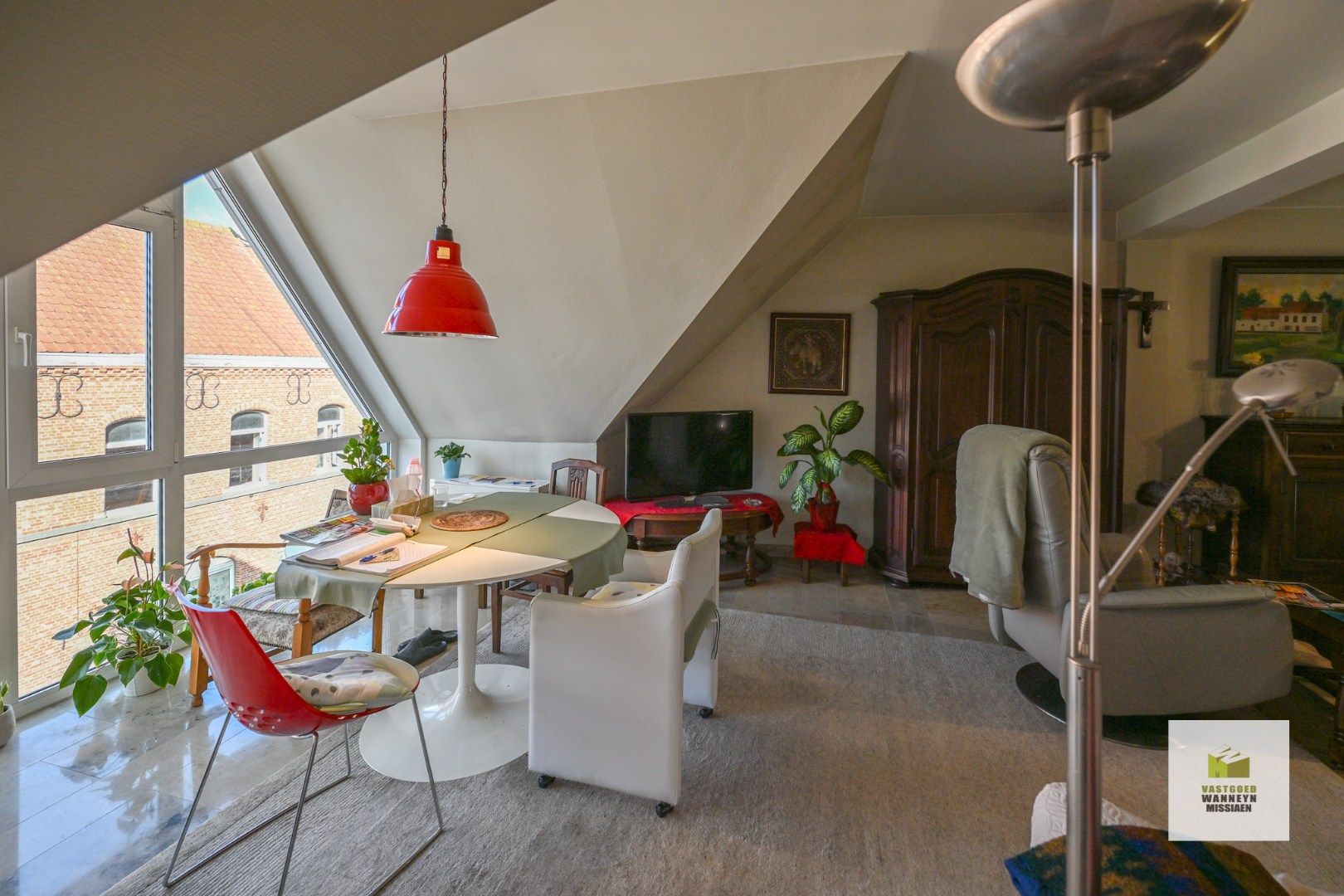 Instapklaar 2 slaapkamer appartement mét garagebox in centrum Wingene foto 5