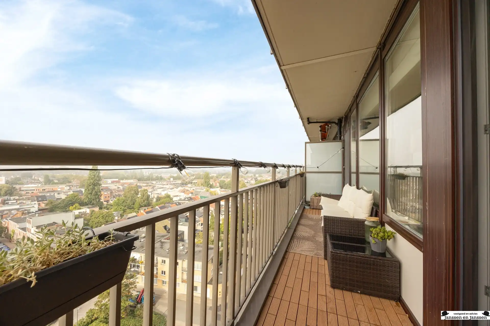 Instapklaar 2-slaapkamer appartement met 2 terrassen en prachtig uitzicht foto 6