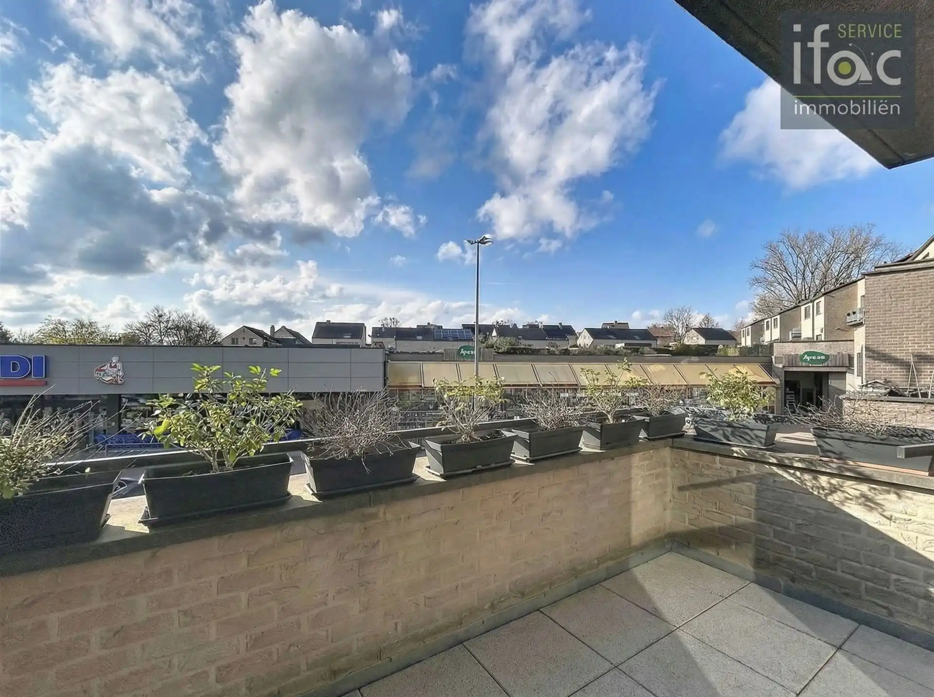 Zeer mooi recent appartement foto 3