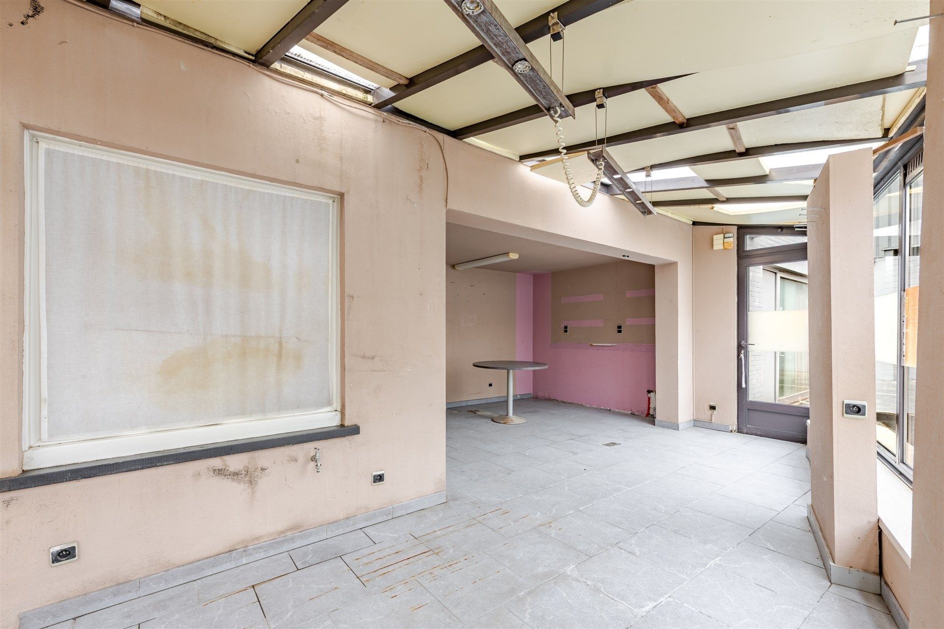 Te renoveren woning met ruimte voor achtertuin foto 11