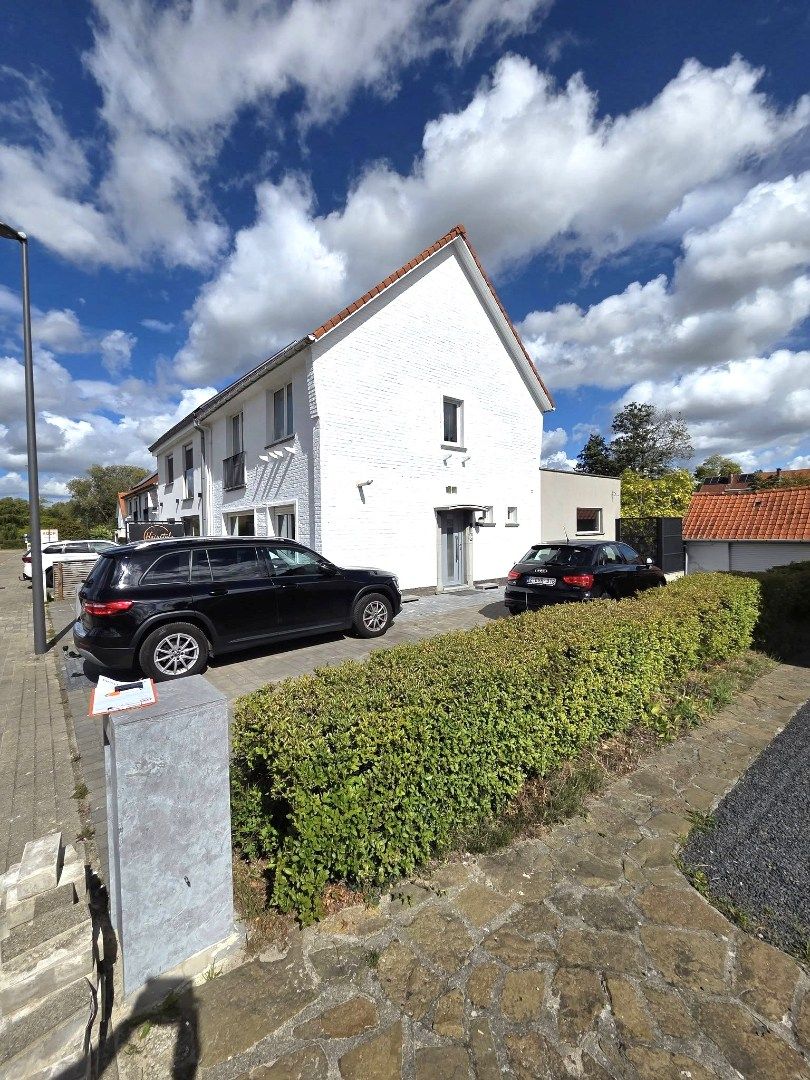 HALF open bebouwing... maar VOLLEDIG in orde... :-) foto 3