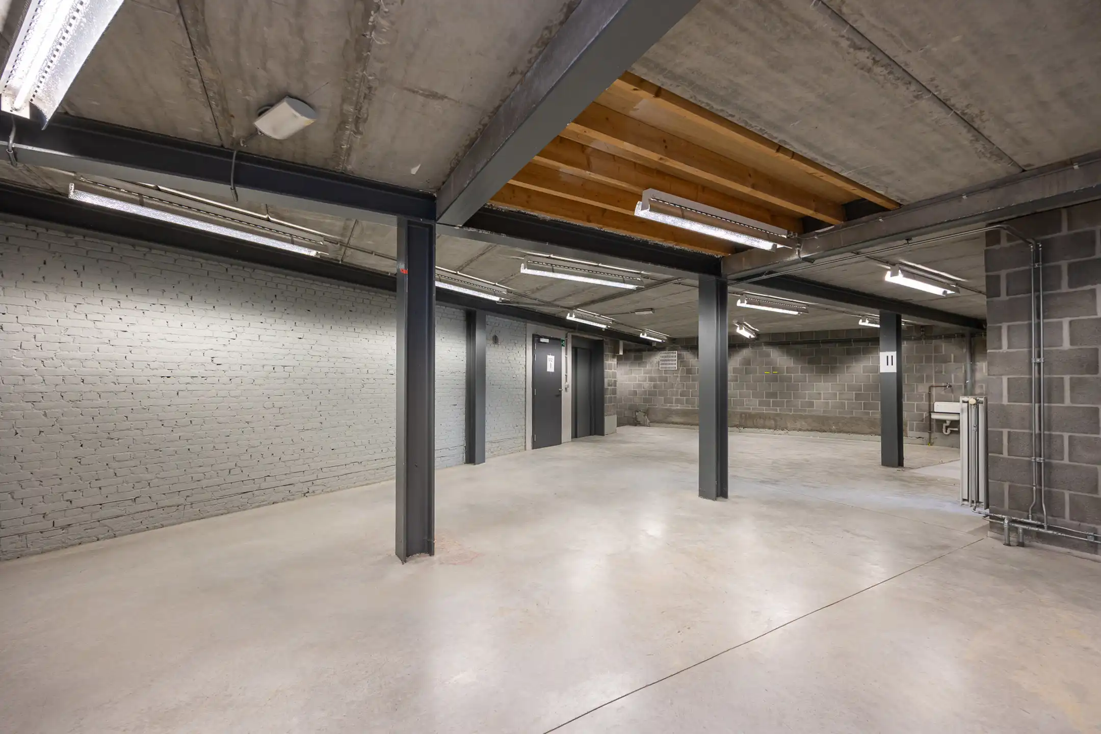 Kantoorgebouw te koop te Antwerpen Deurne!  foto 5