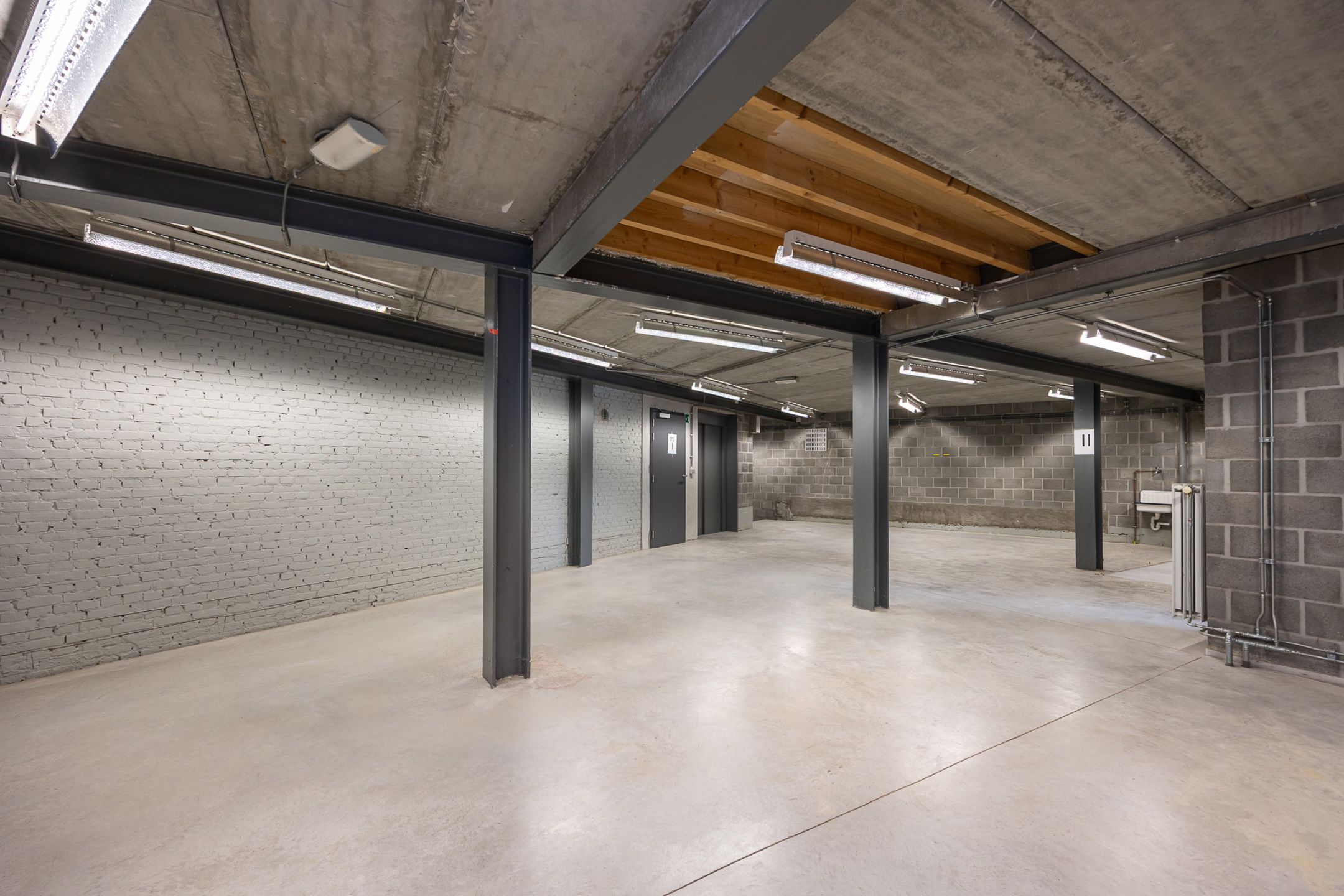 Kantoorgebouw te koop te Antwerpen Deurne!  foto 5