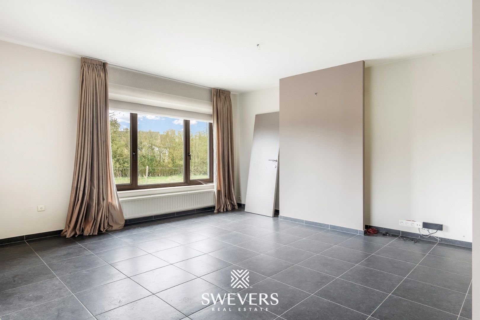 Groot sportgebouw met woonst op een perceel van 77a 60ca (of herverkaveling) foto 13