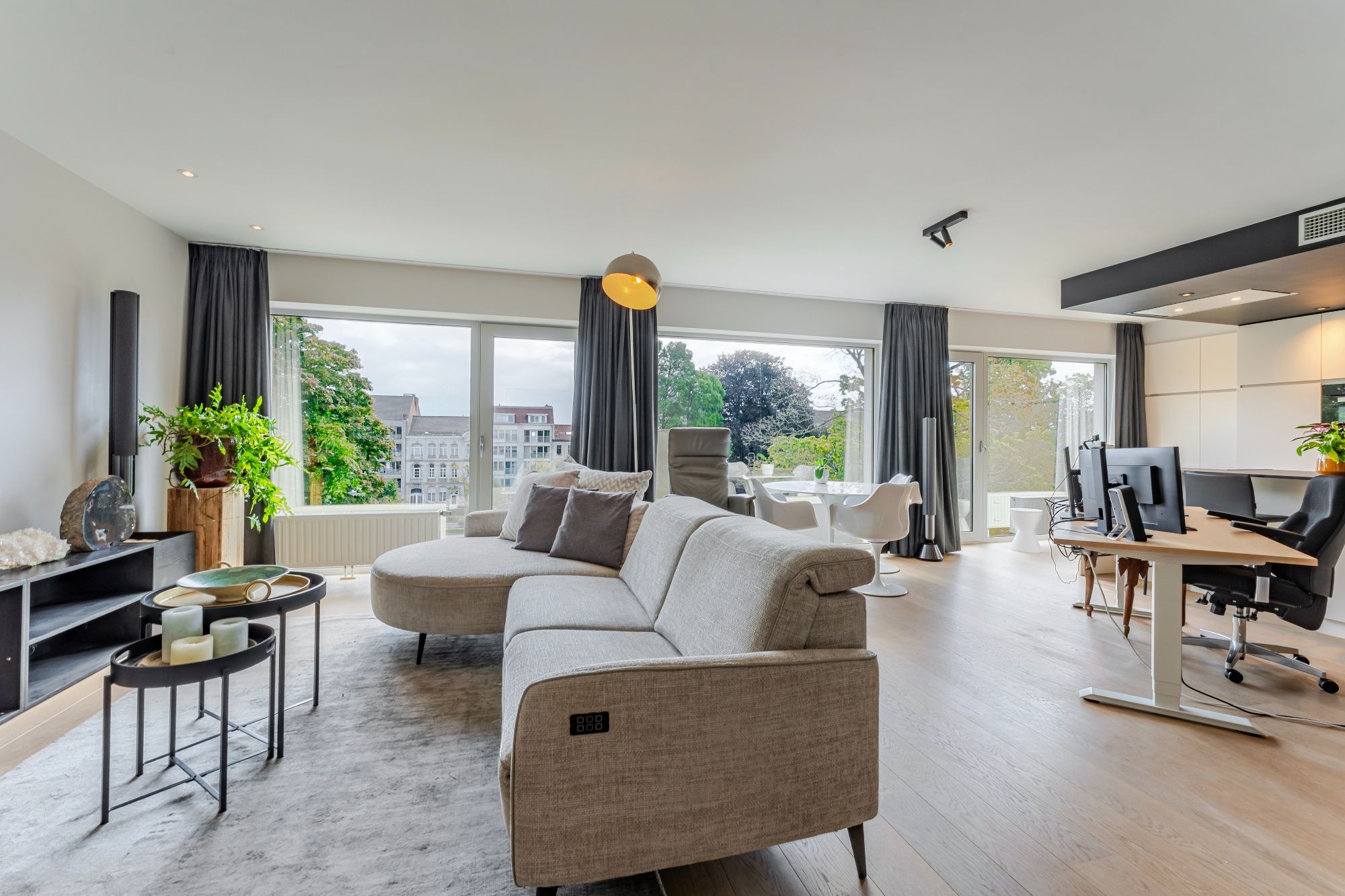 Modern Luxe-Appartement met 3slpk - terras en dubbele autostaanplaats foto 9