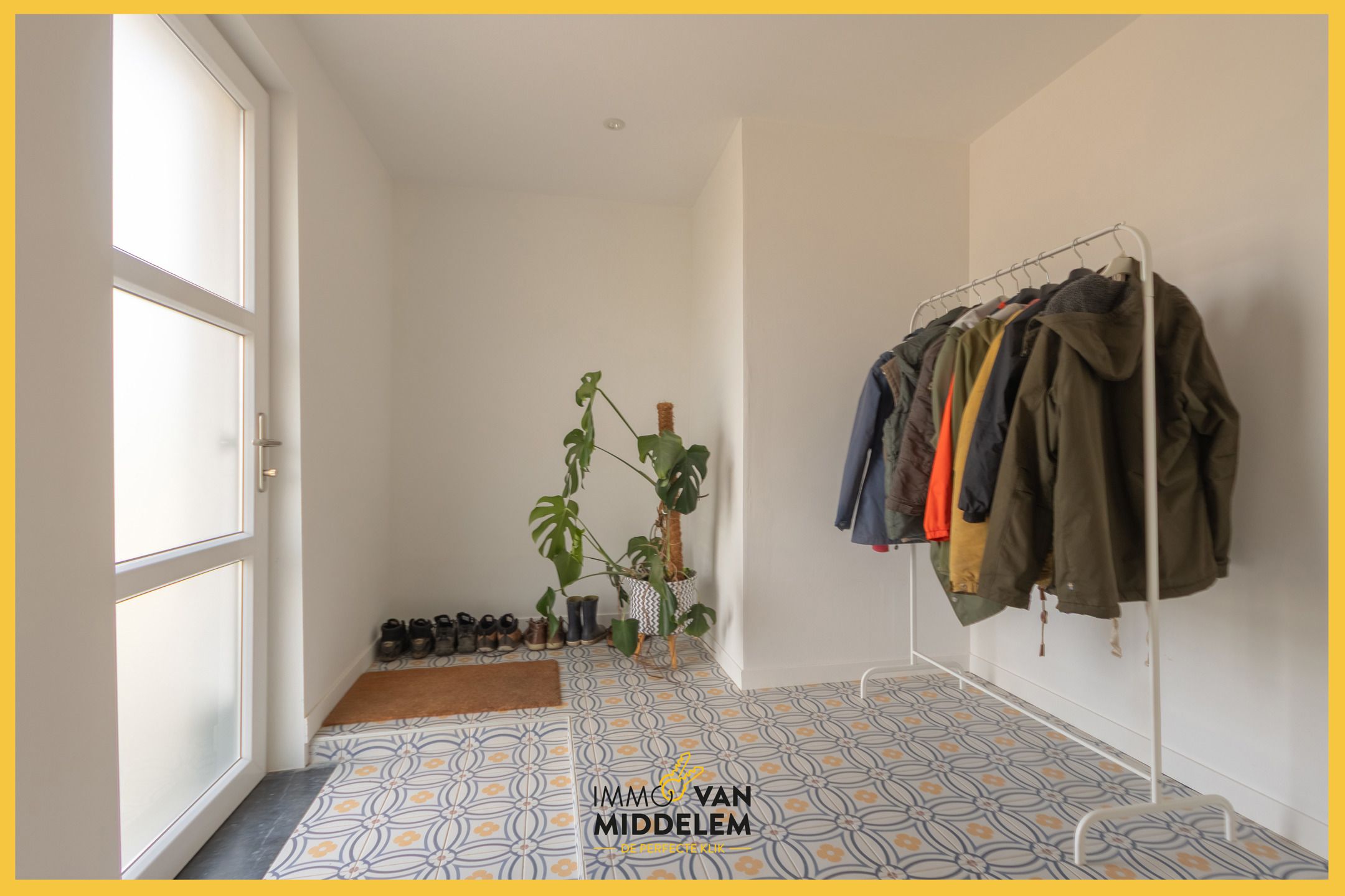 RUIME GEZINSWONING MET 5 KAMERS, BUREAU EN GROTE TUIN foto 5