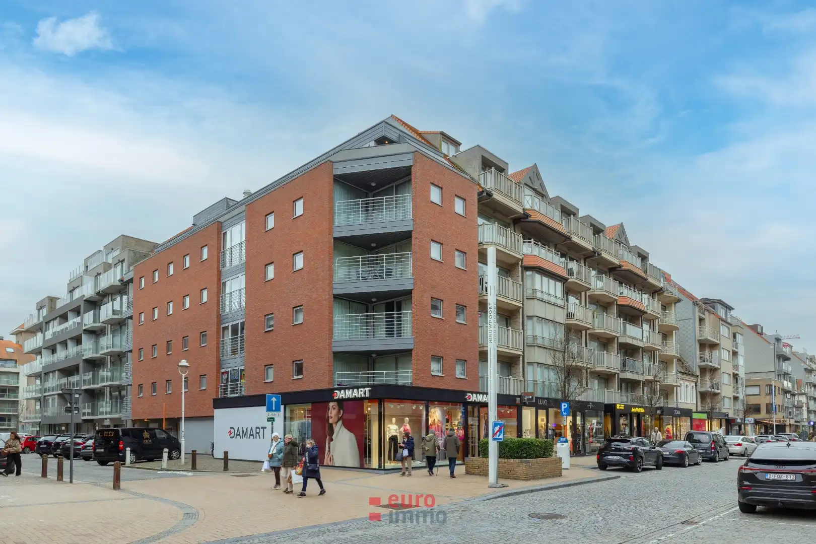 Hoofdfoto van de publicatie: Uitermate lichtrijke penthouse midden in de winkelstraat!